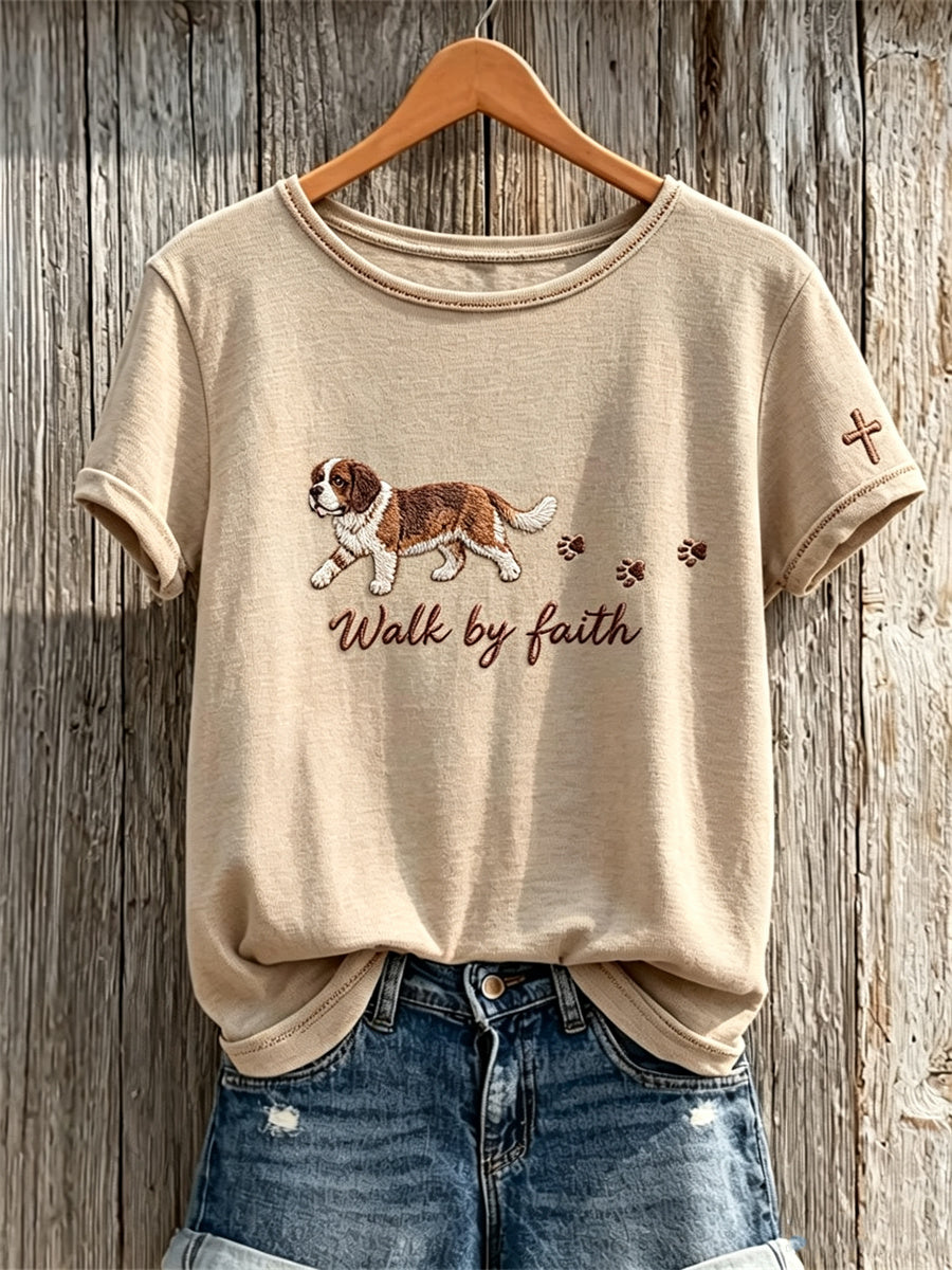 Naisten Walk by Faith Walking Saint Bernard Dog Print