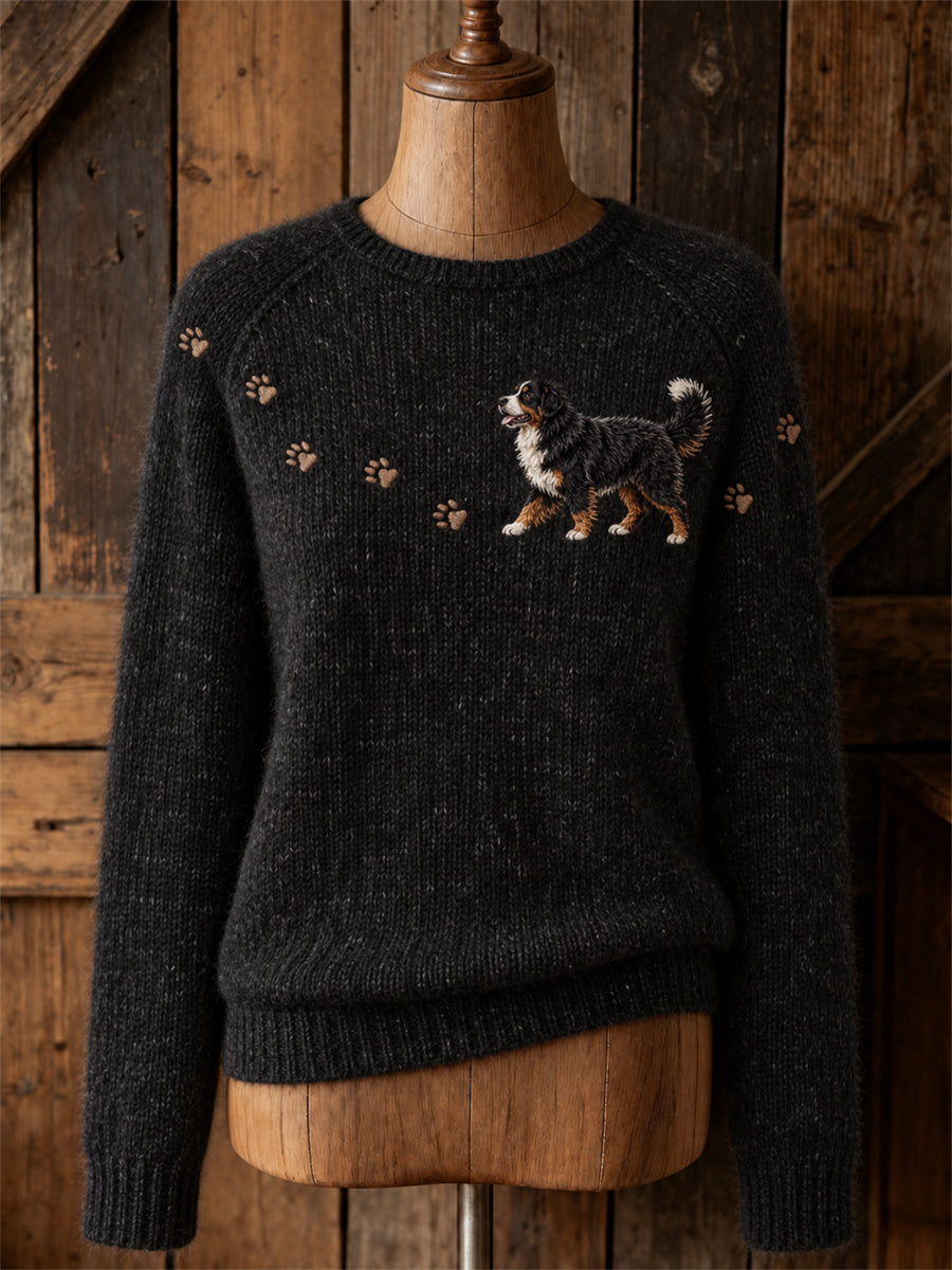 Naisten ihana Bernese Mountain koira kävely & Paw Prints Yoke Print miehistö kaula villapaiden