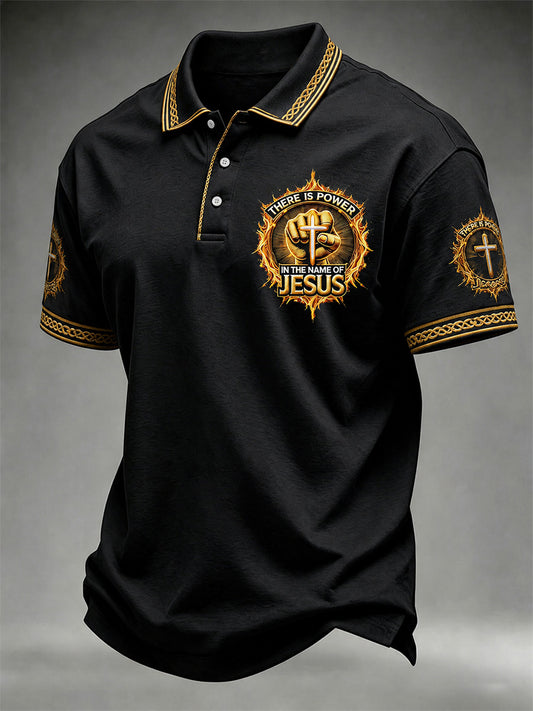 Miesten kristitty on valtaa nimessä Jeesus Print Casual Polo.