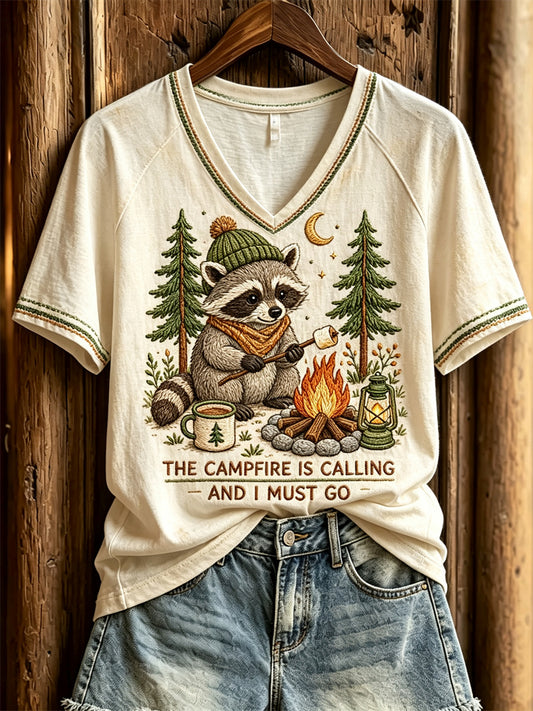 Naisten The Campfire is Calling and I Must Go Camping -pesukarhu-painokuvioinen lyhythihainen t-paita