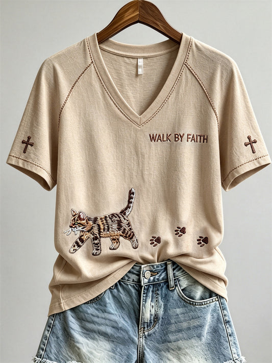 Naisten Walk By Faith Tabby Kissa & Paw Tulostaa lyhythihainen T-paito